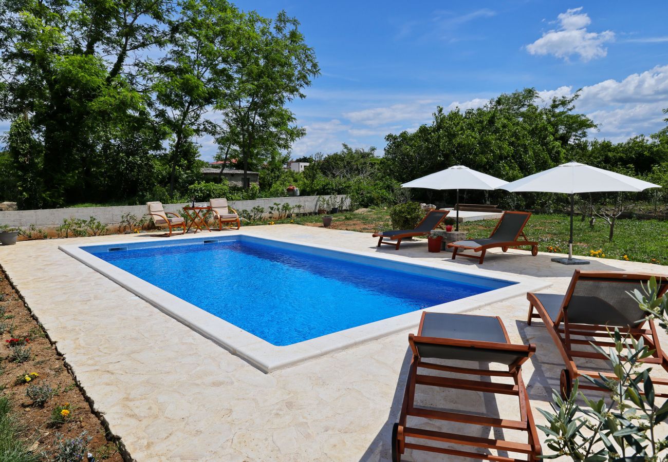 Ferienhaus in Vrsi - Pomalo