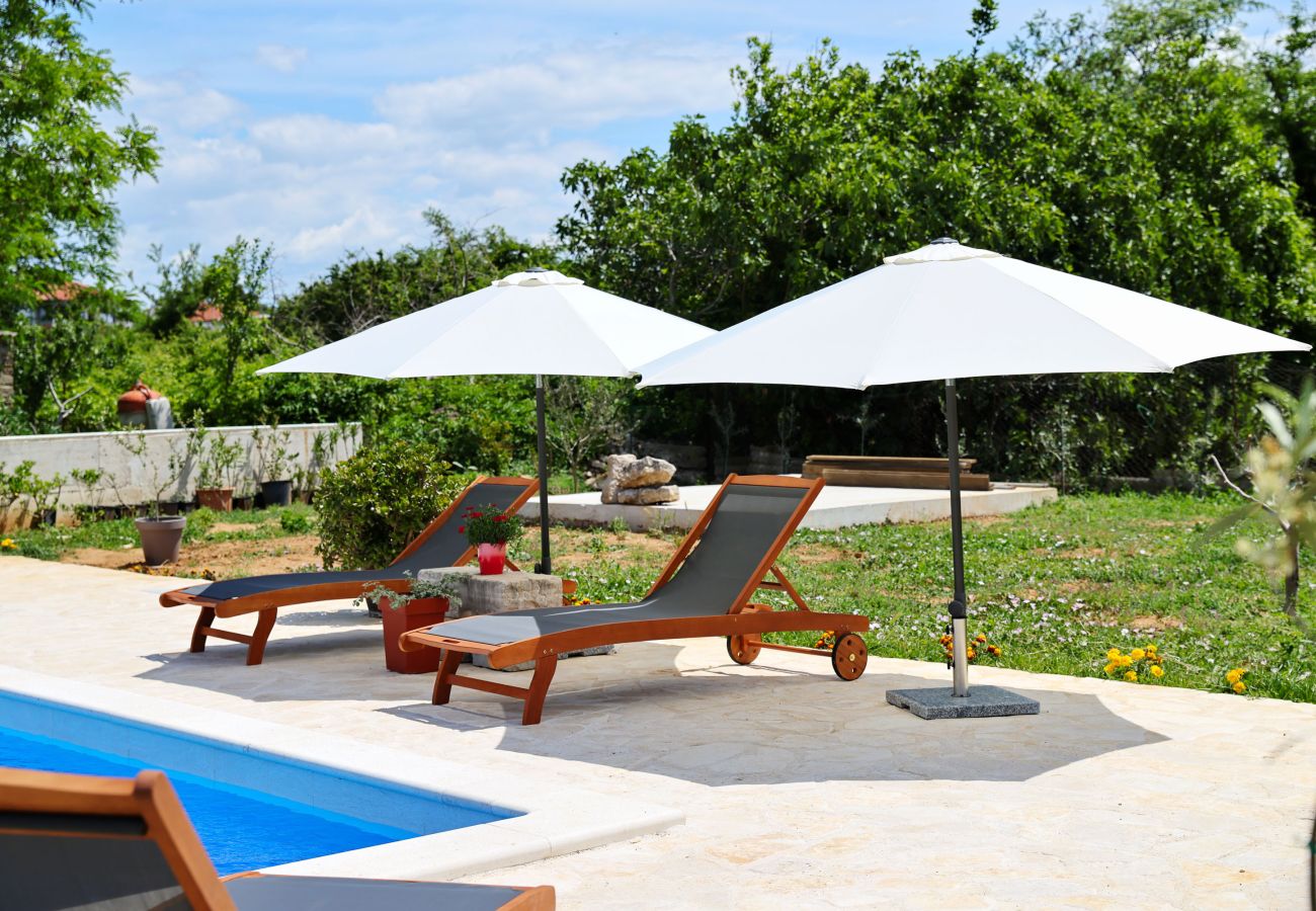 Ferienhaus in Vrsi - Pomalo