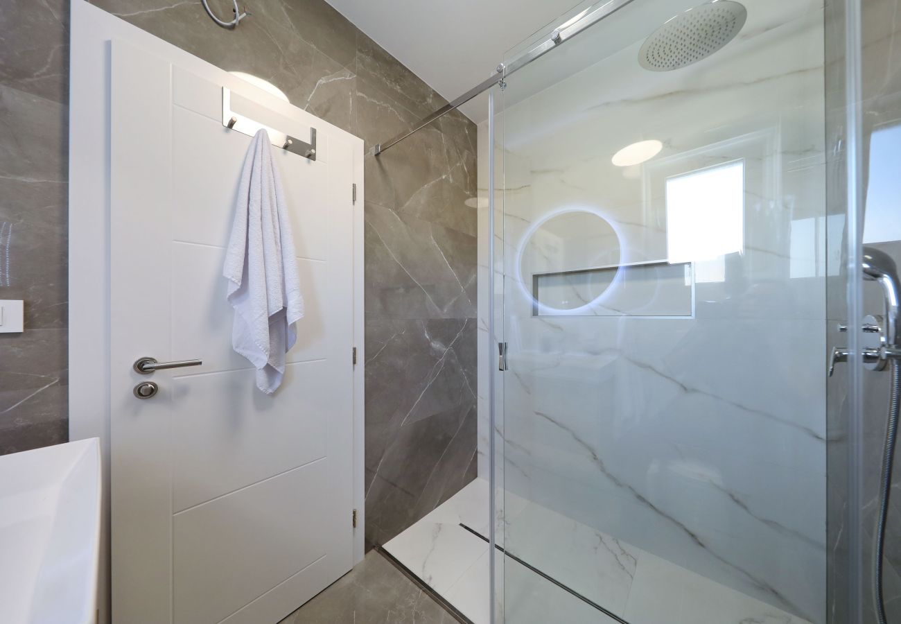 Villa in Vir - Mariva