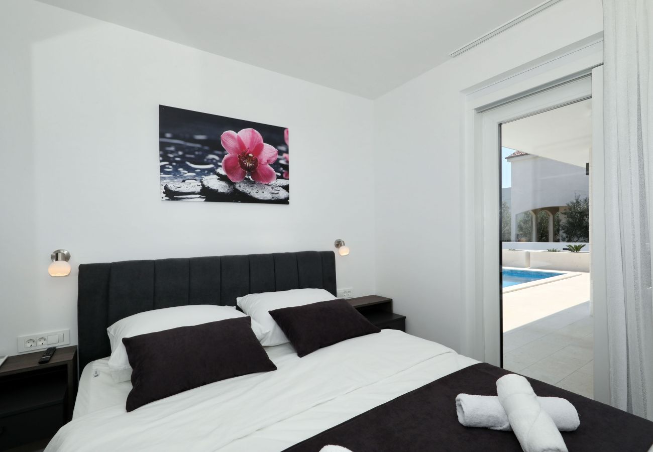 Villa in Vir - Mariva