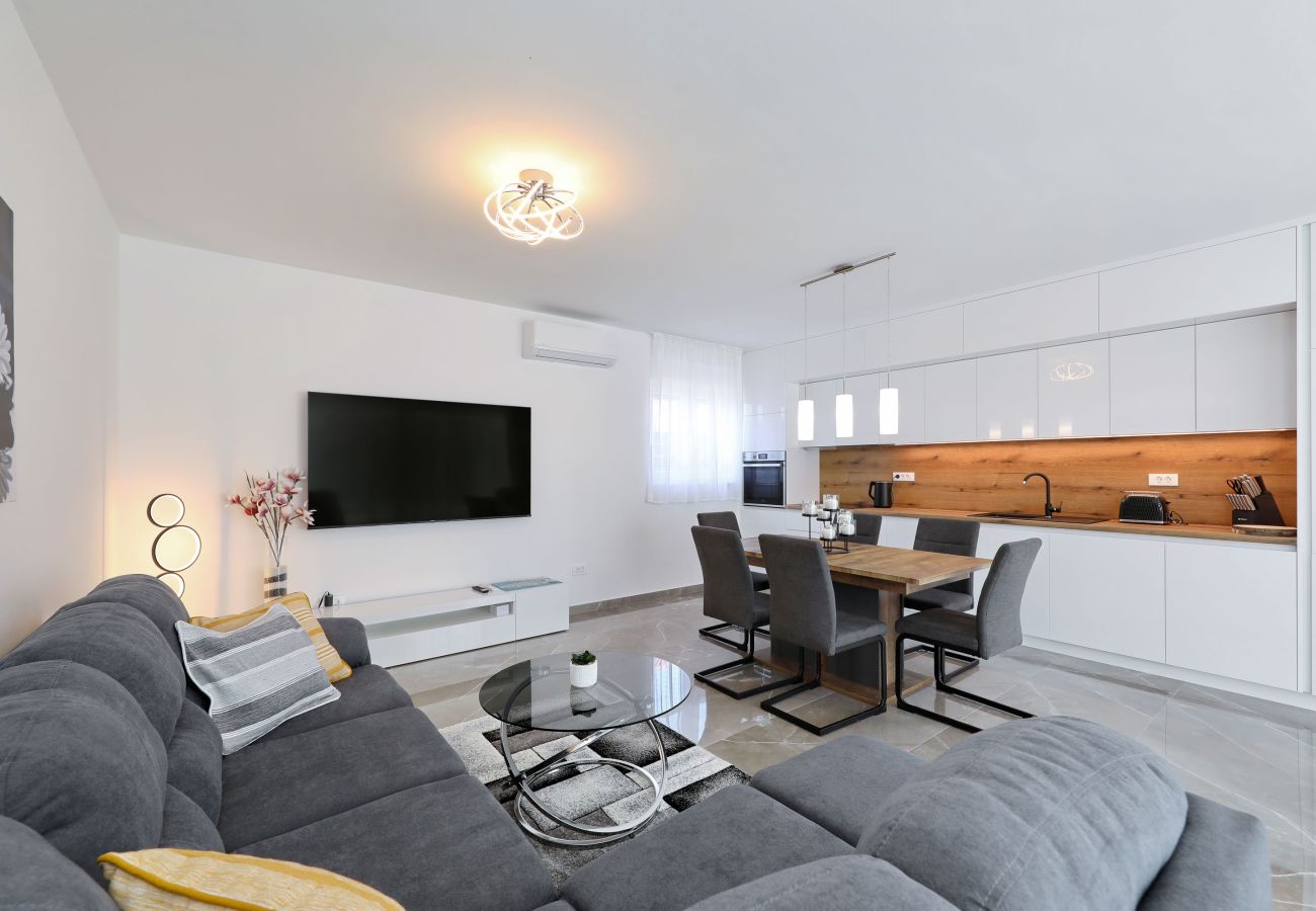 Villa in Vir - Mariva