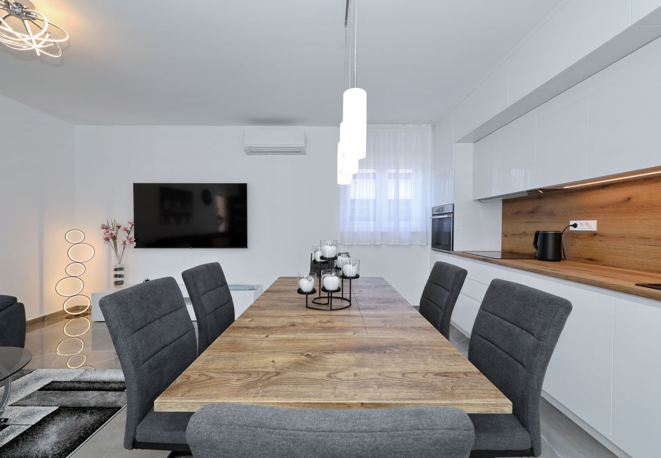 Villa in Vir - Mariva