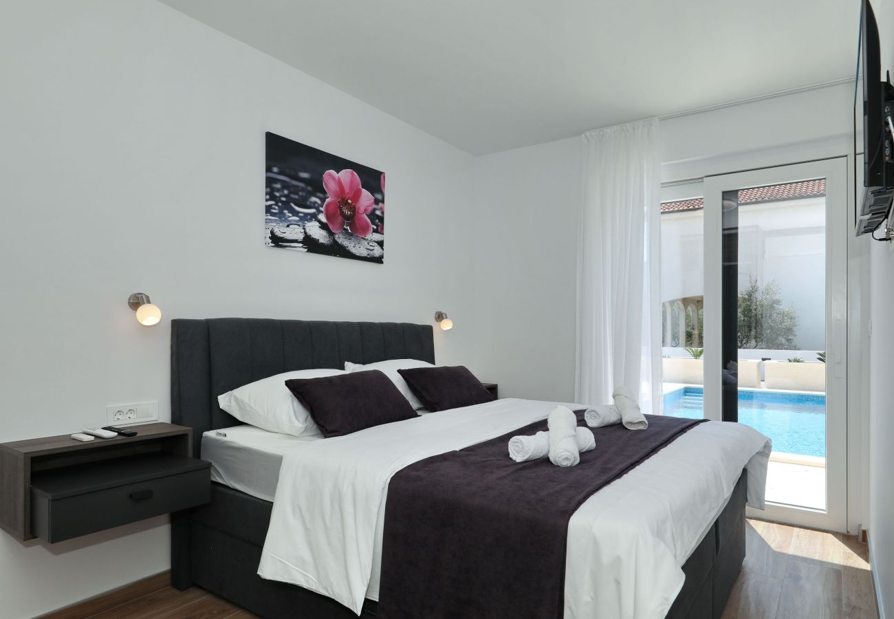 Villa in Vir - Mariva