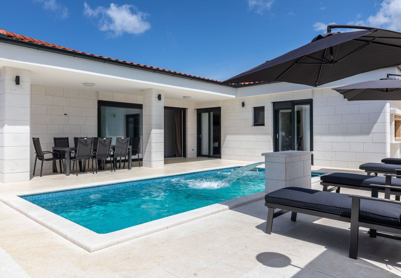 Villa in Vir - Mariva