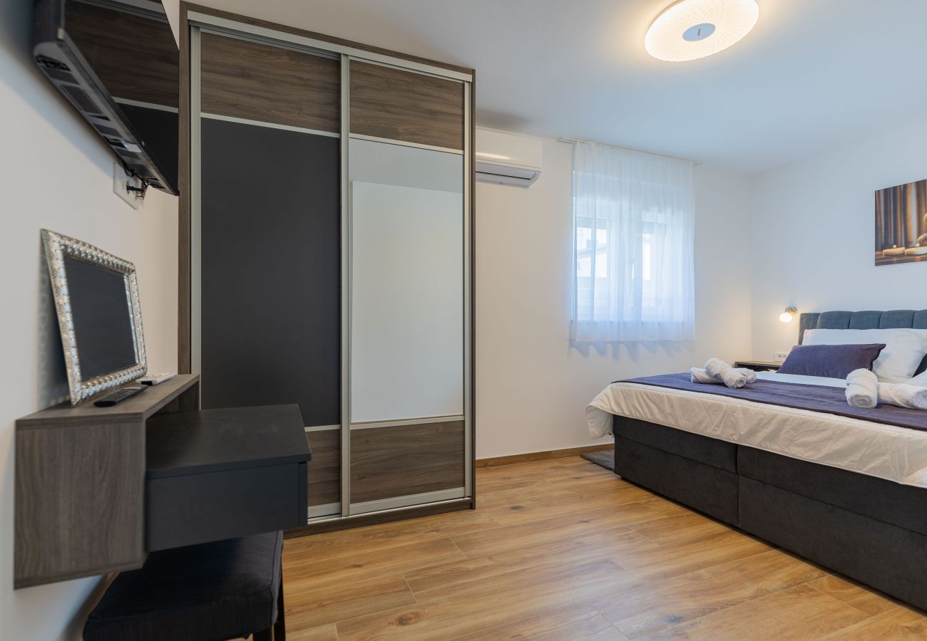 Villa in Vir - Mariva