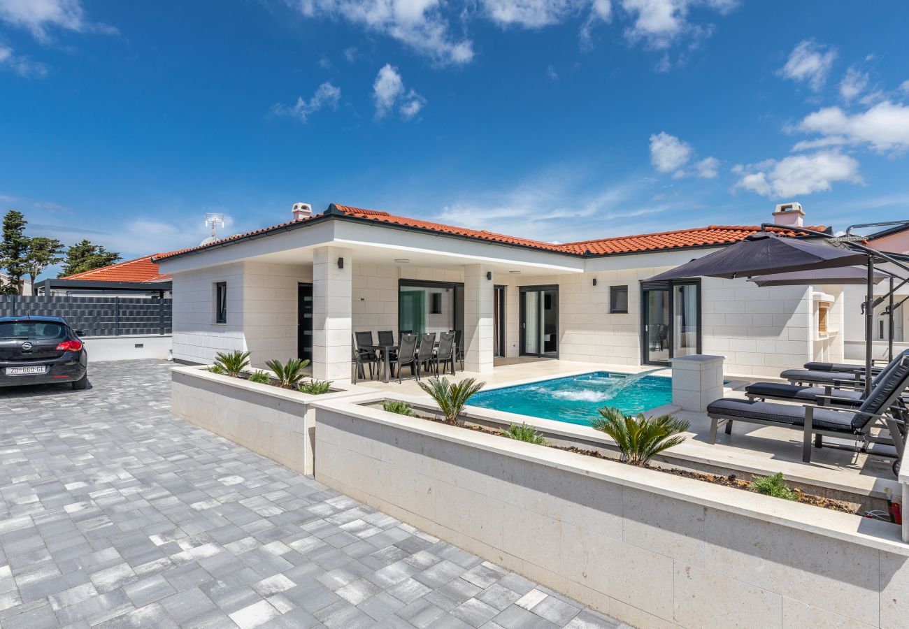 Villa in Vir - Mariva