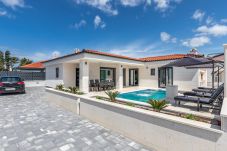 Villa in Vir - Villa Mariva mit beheiztem Pool