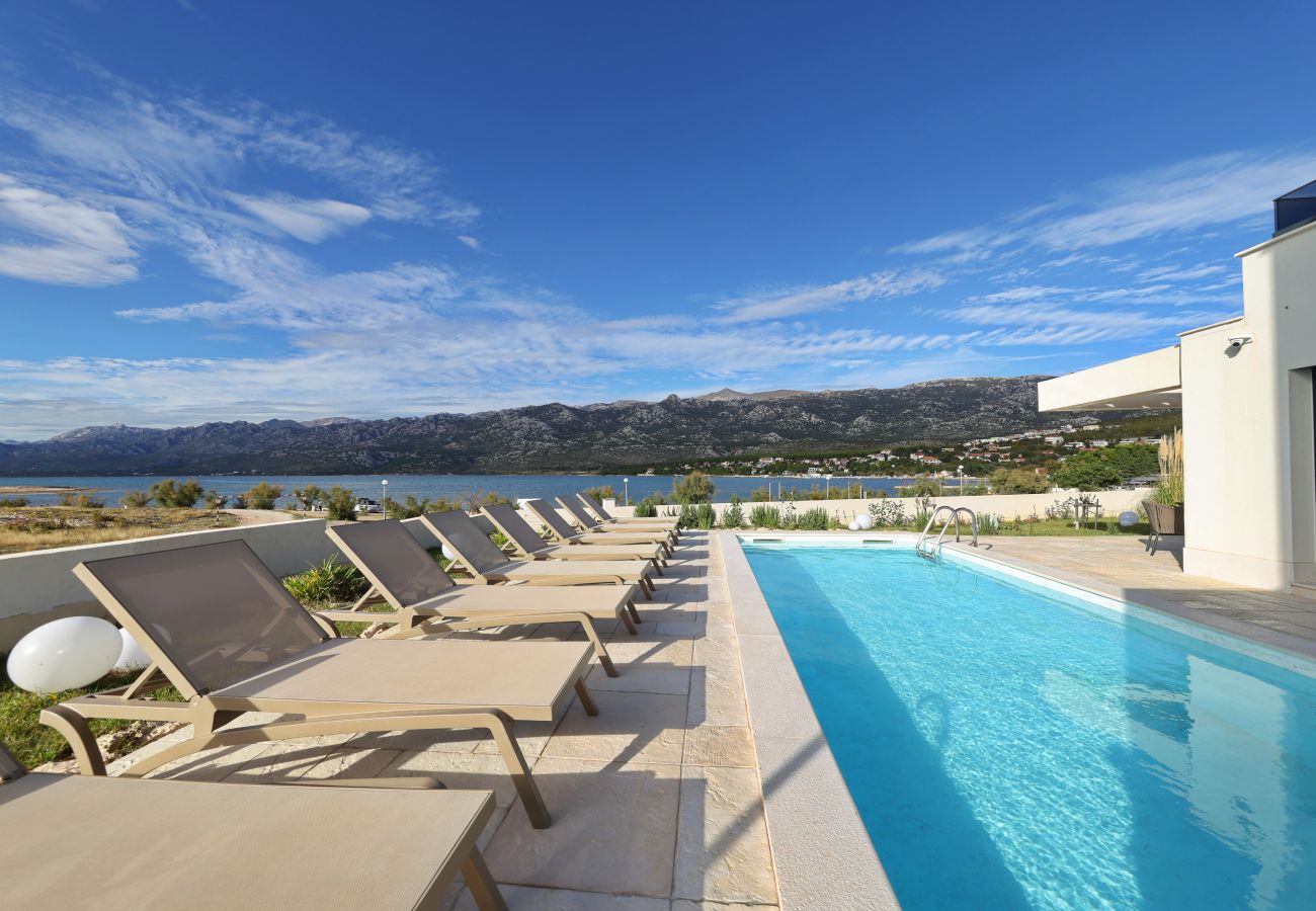 Villa in Rovanjska - Wave of love mit Pool ,strandnah