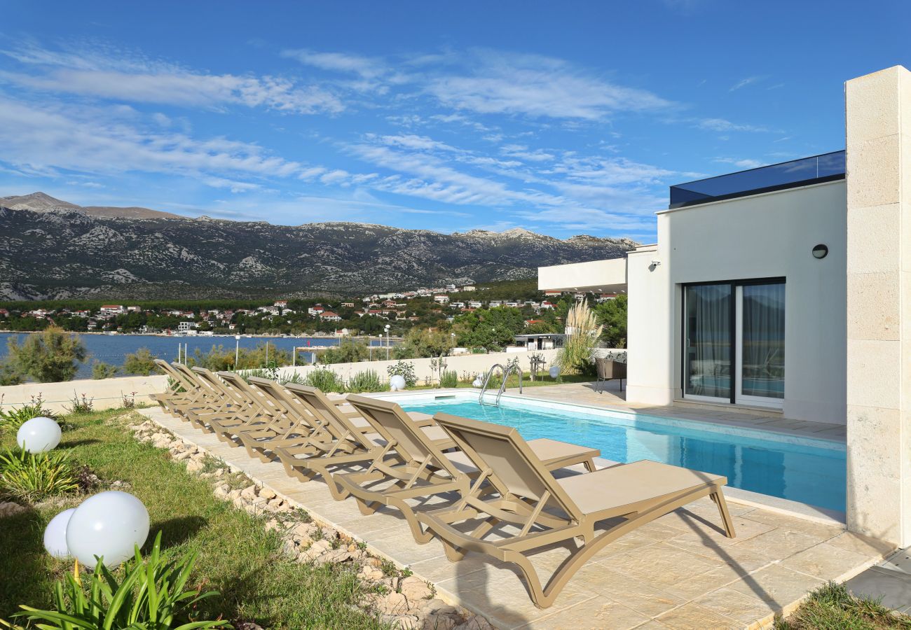 Villa in Rovanjska - Wave of love mit Pool ,strandnah