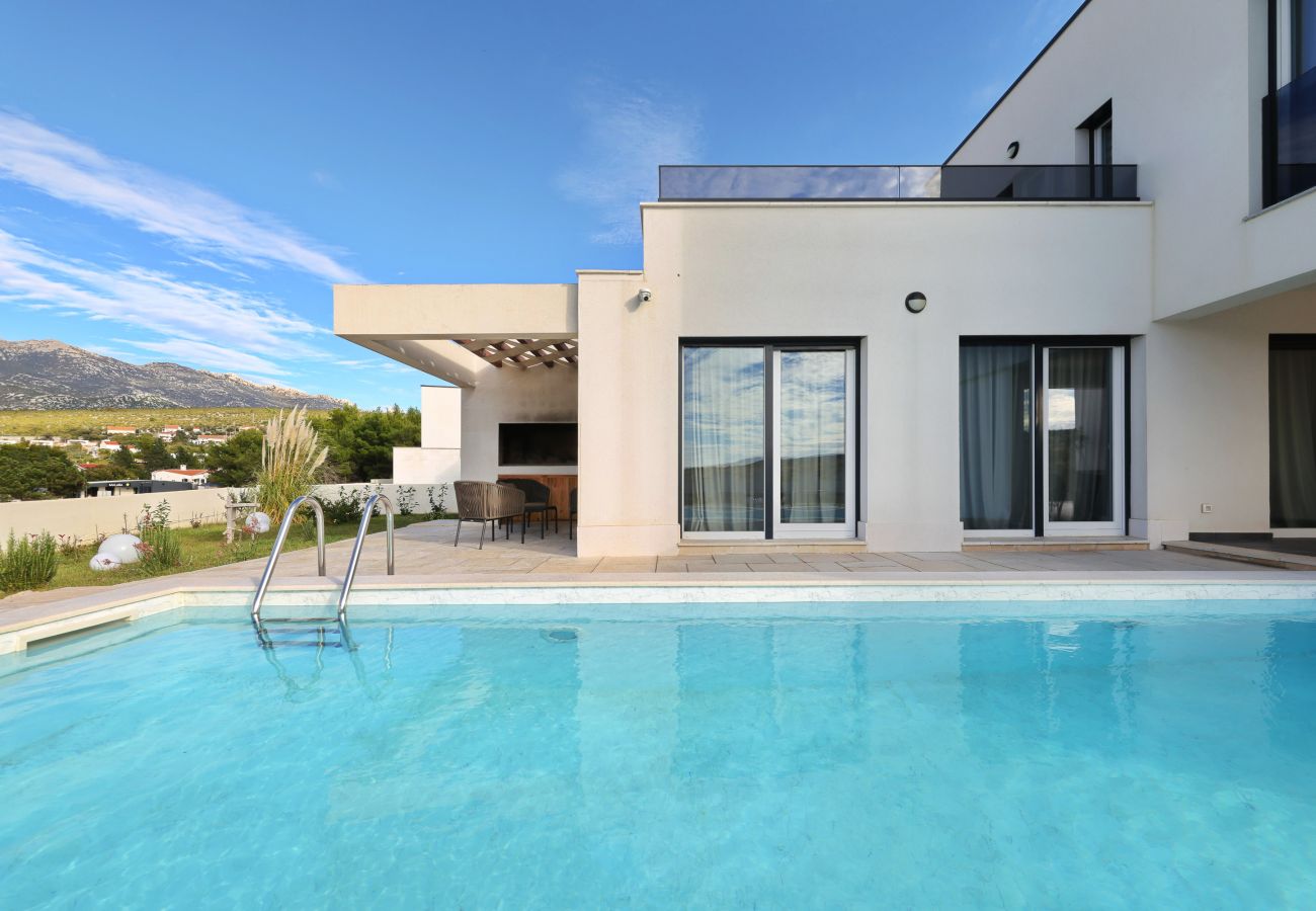 Villa in Rovanjska - Wave of love mit Pool ,strandnah