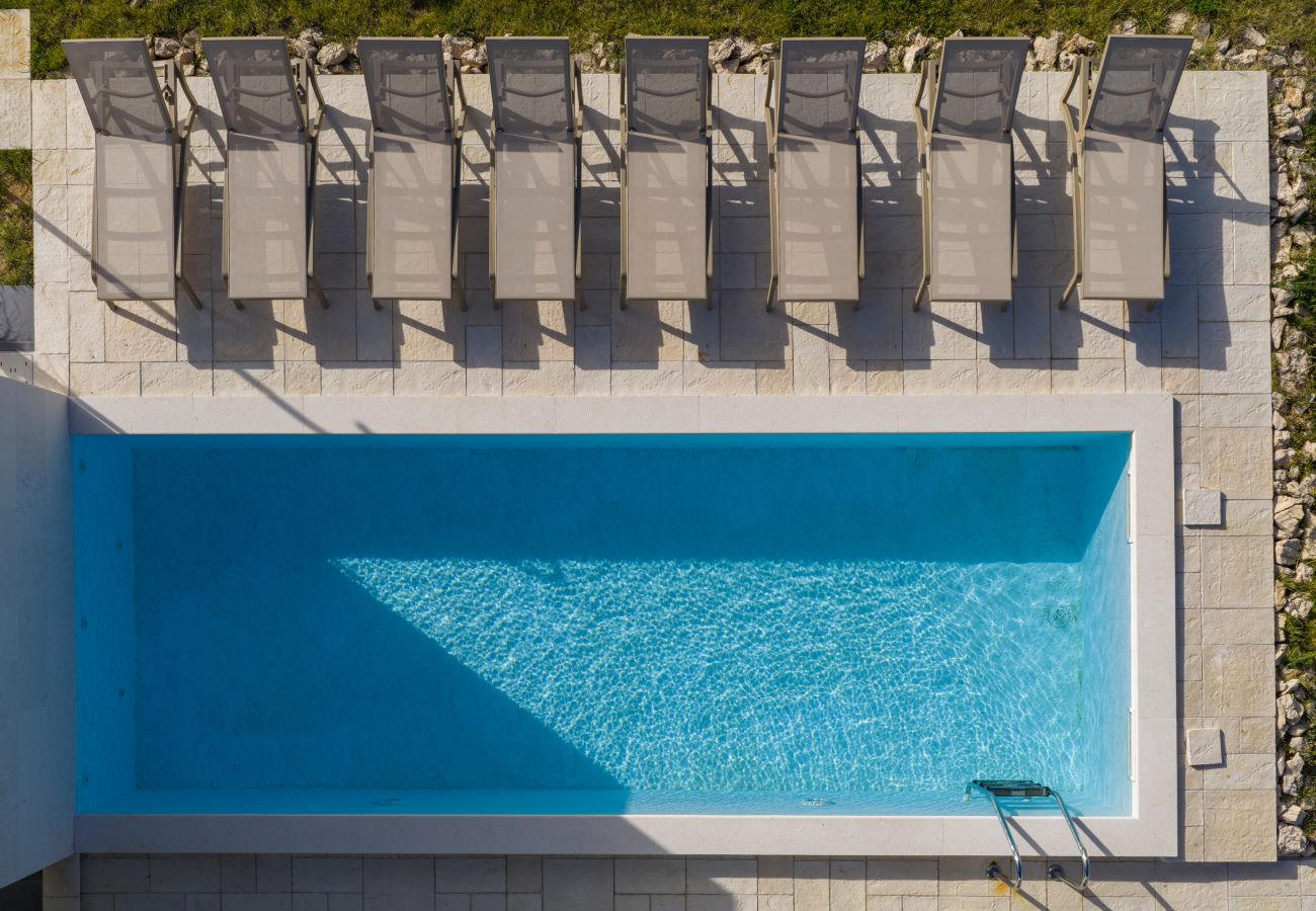 Villa in Rovanjska - Wave of love mit Pool ,strandnah