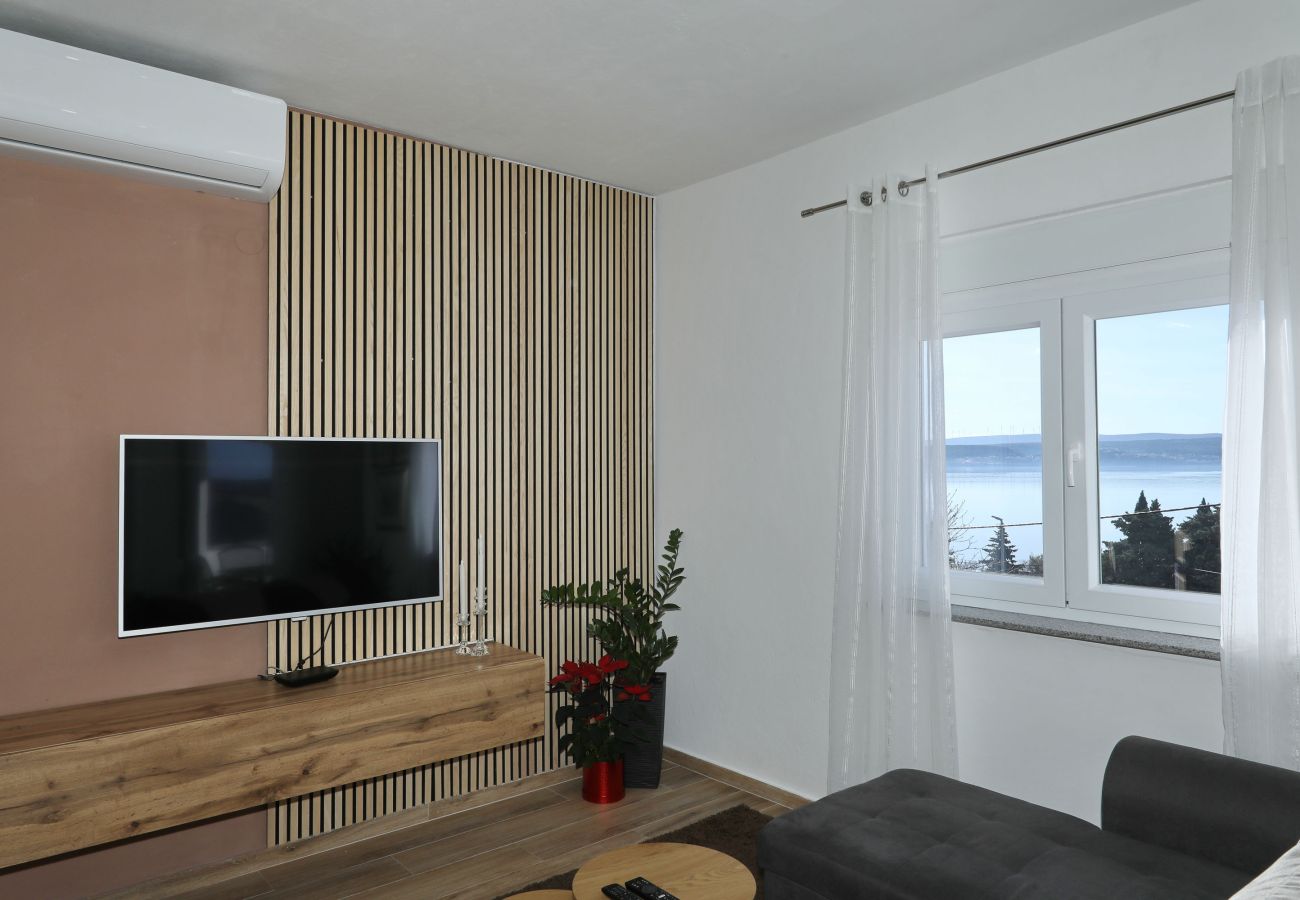 Ferienwohnung in Maslenica - Filip, Geräumige Ferienwohnung mit Meerblick &