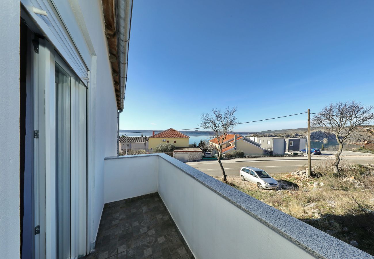 Ferienwohnung in Maslenica - Filip, Geräumige Ferienwohnung mit Meerblick &