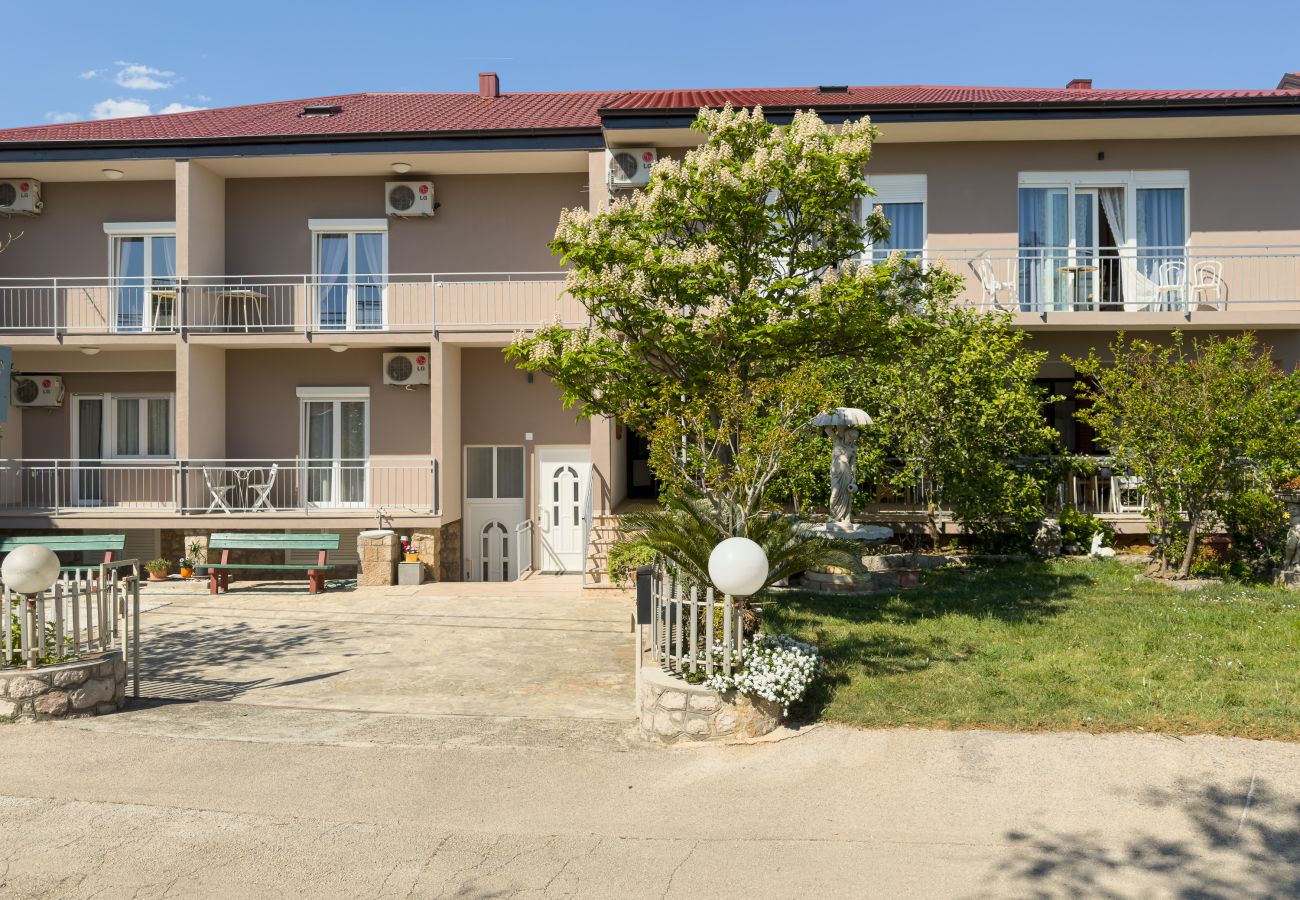 Zimmeranmietung in Starigrad - Zimmer Tinka No.2 strandnah