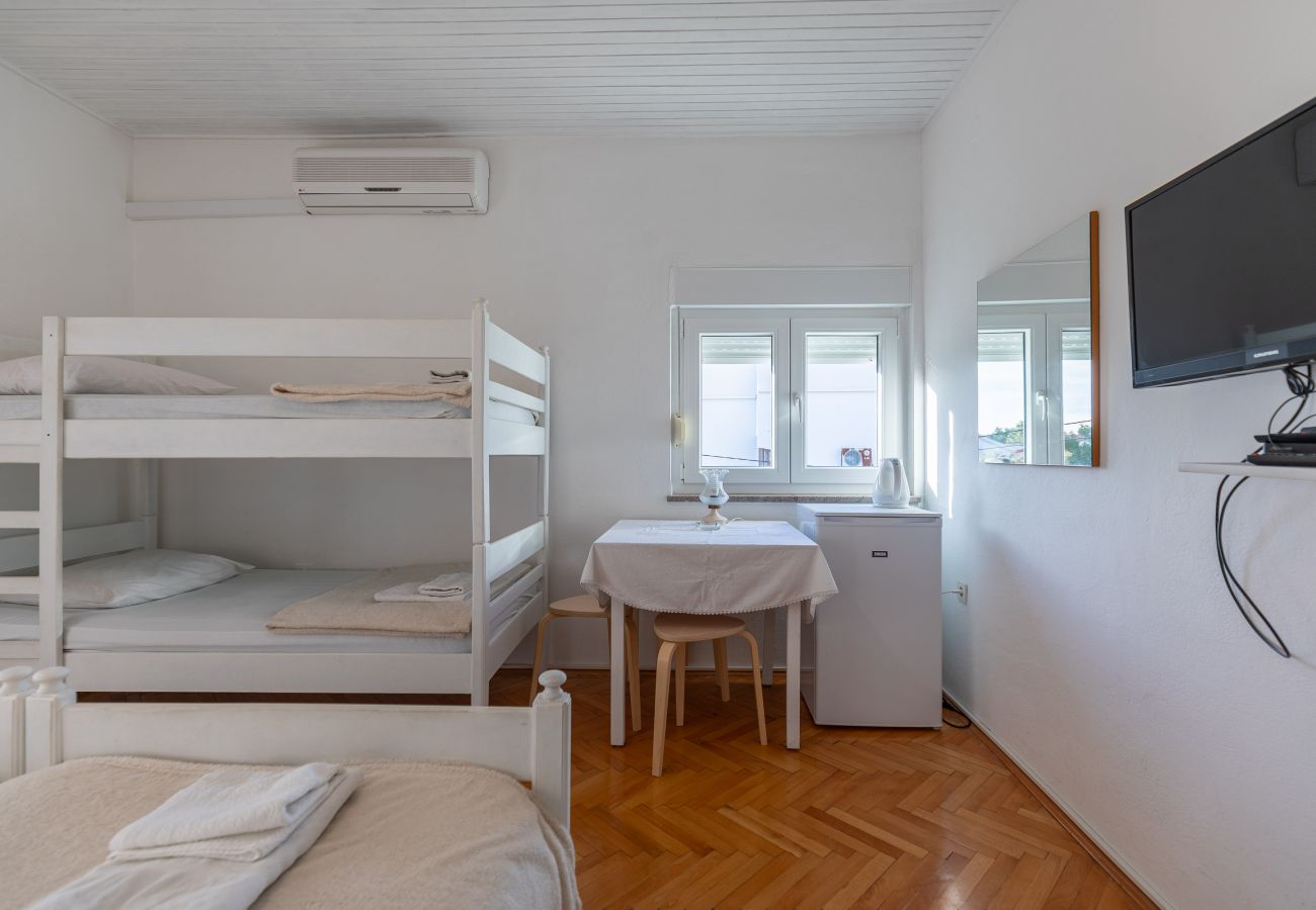 Zimmeranmietung in Starigrad - Tinka, Zimmer No 5