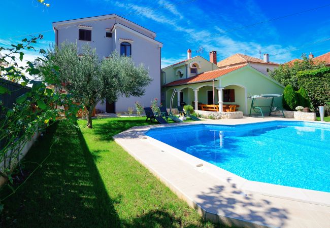 Ferienwohnung in Zadar - Marinko, No. 3, Große Ferienwohnung mit Pool