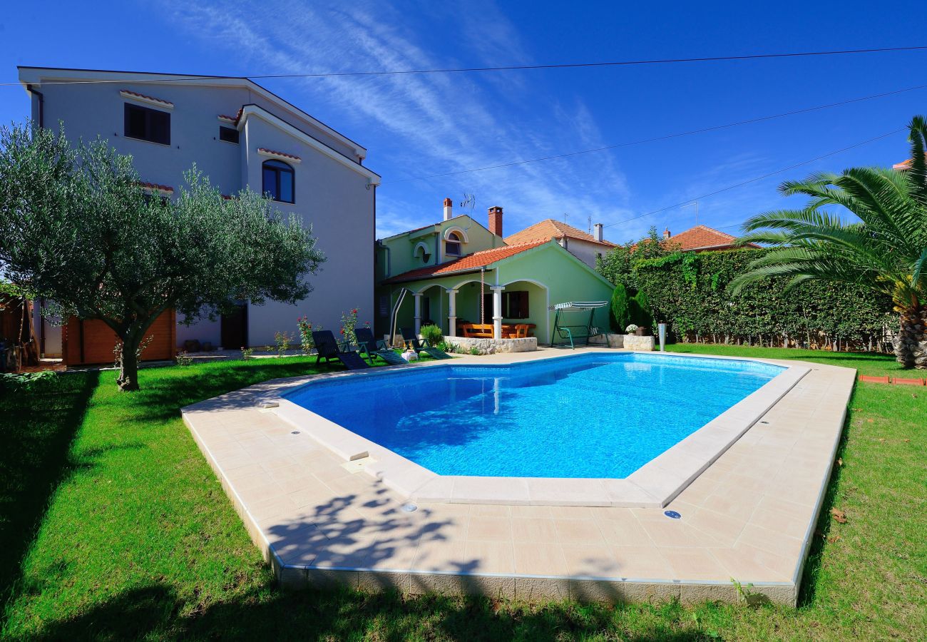 Ferienwohnung in Zadar - Marinko, No. 3, Große Ferienwohnung mit Pool