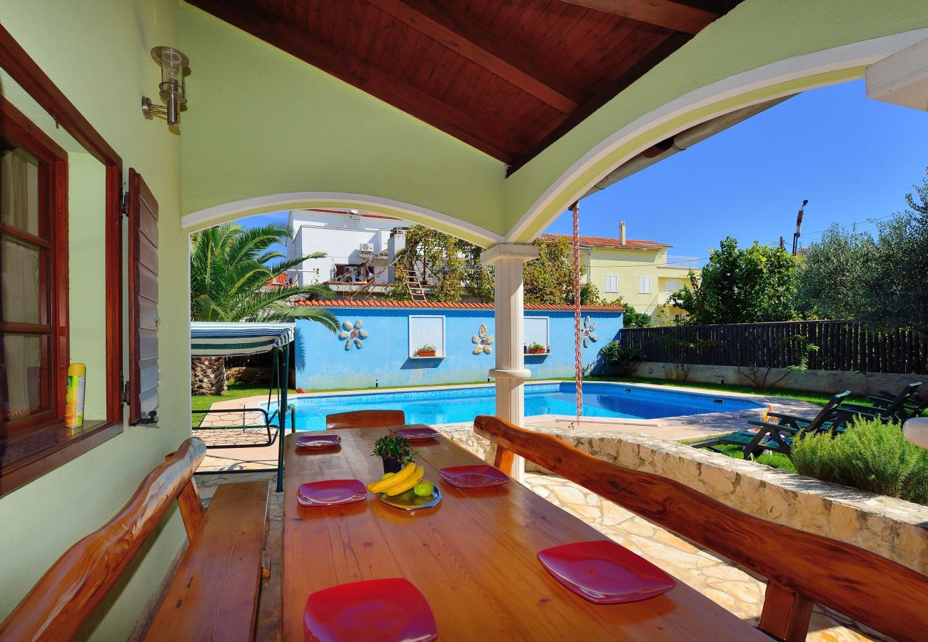 Ferienwohnung in Zadar - Marinko, No. 3, Große Ferienwohnung mit Pool