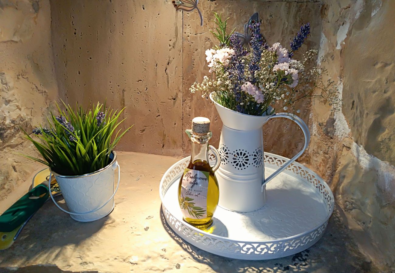 Ferienhaus in Ražanac - Joviraz, Steinhaus mit Veranda und Whirlpool in