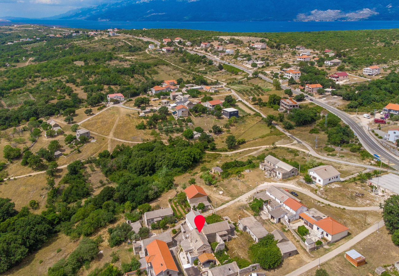 Ferienhaus in Ražanac - Joviraz, Steinhaus mit Veranda und Whirlpool in