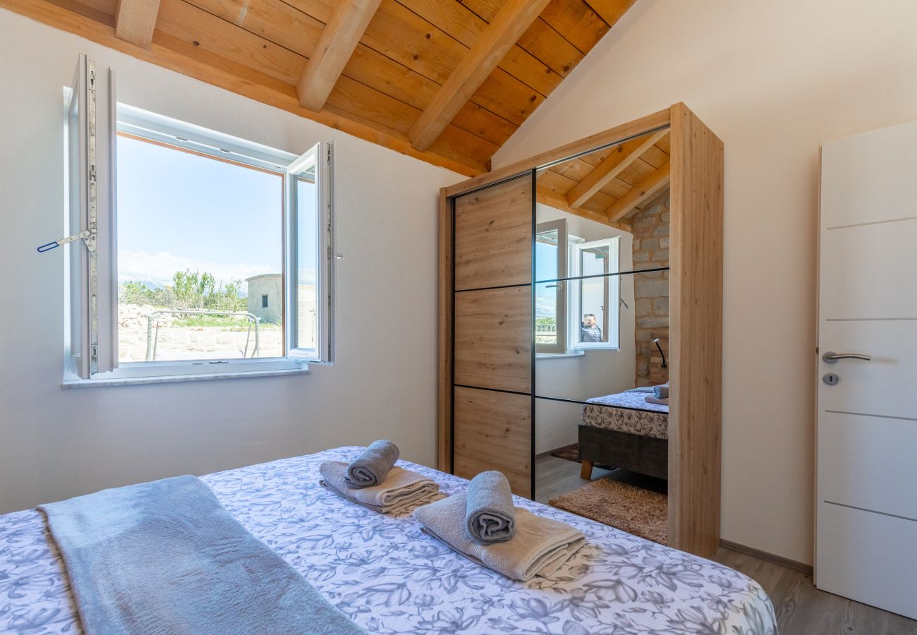 Ferienhaus in Ražanac - Fortica, Ferienhaus mit 2 Terrassen und