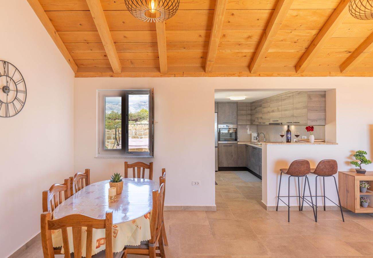 Ferienhaus in Ražanac - Fortica, Ferienhaus mit 2 Terrassen und