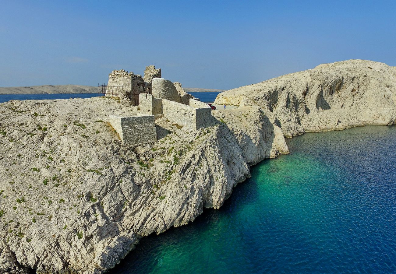 Ferienhaus in Ražanac - Fortica, Ferienhaus mit 2 Terrassen und