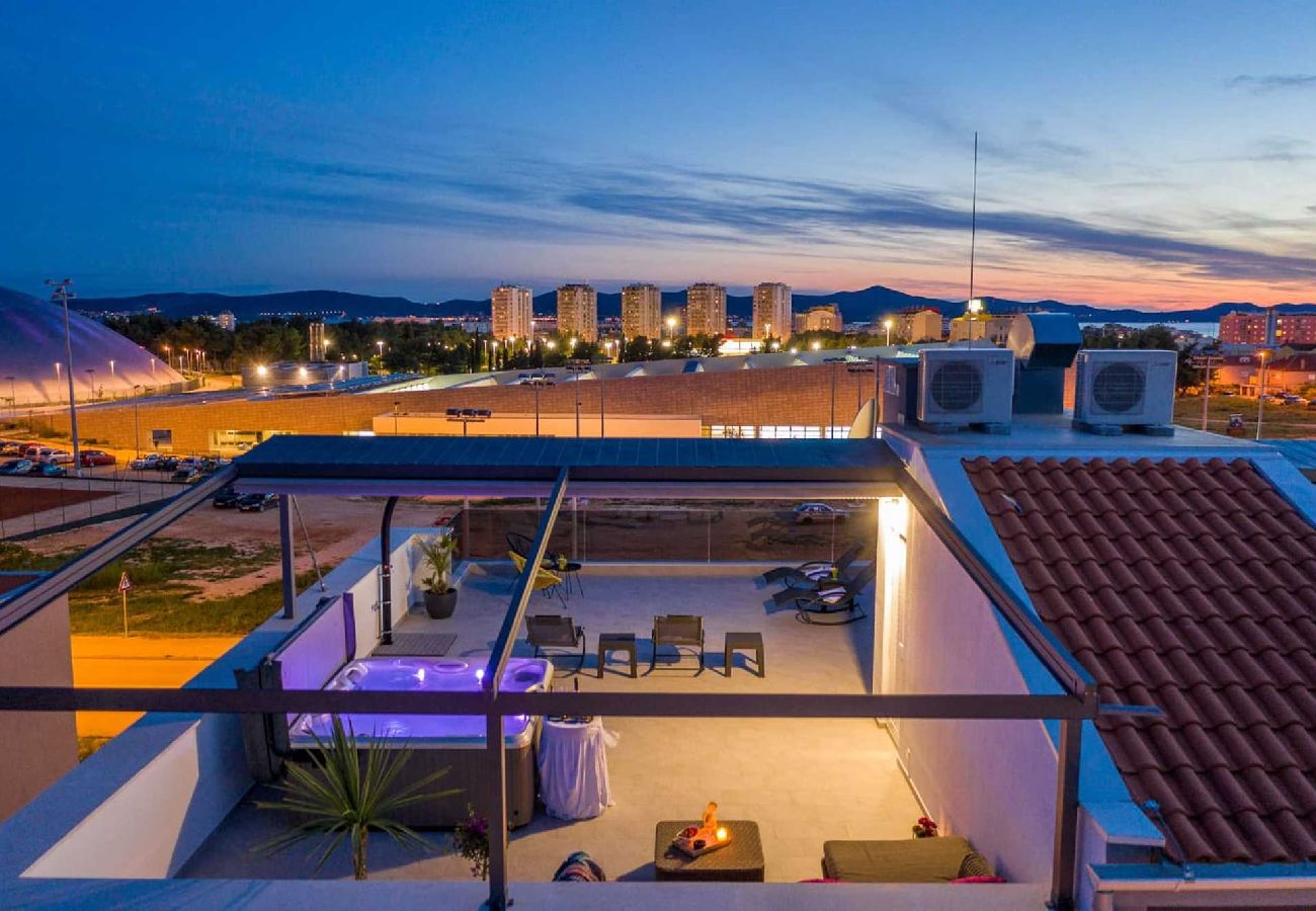 Ferienwohnung in Zadar - Penthouse 6 mit Whirlpool und Meerblick