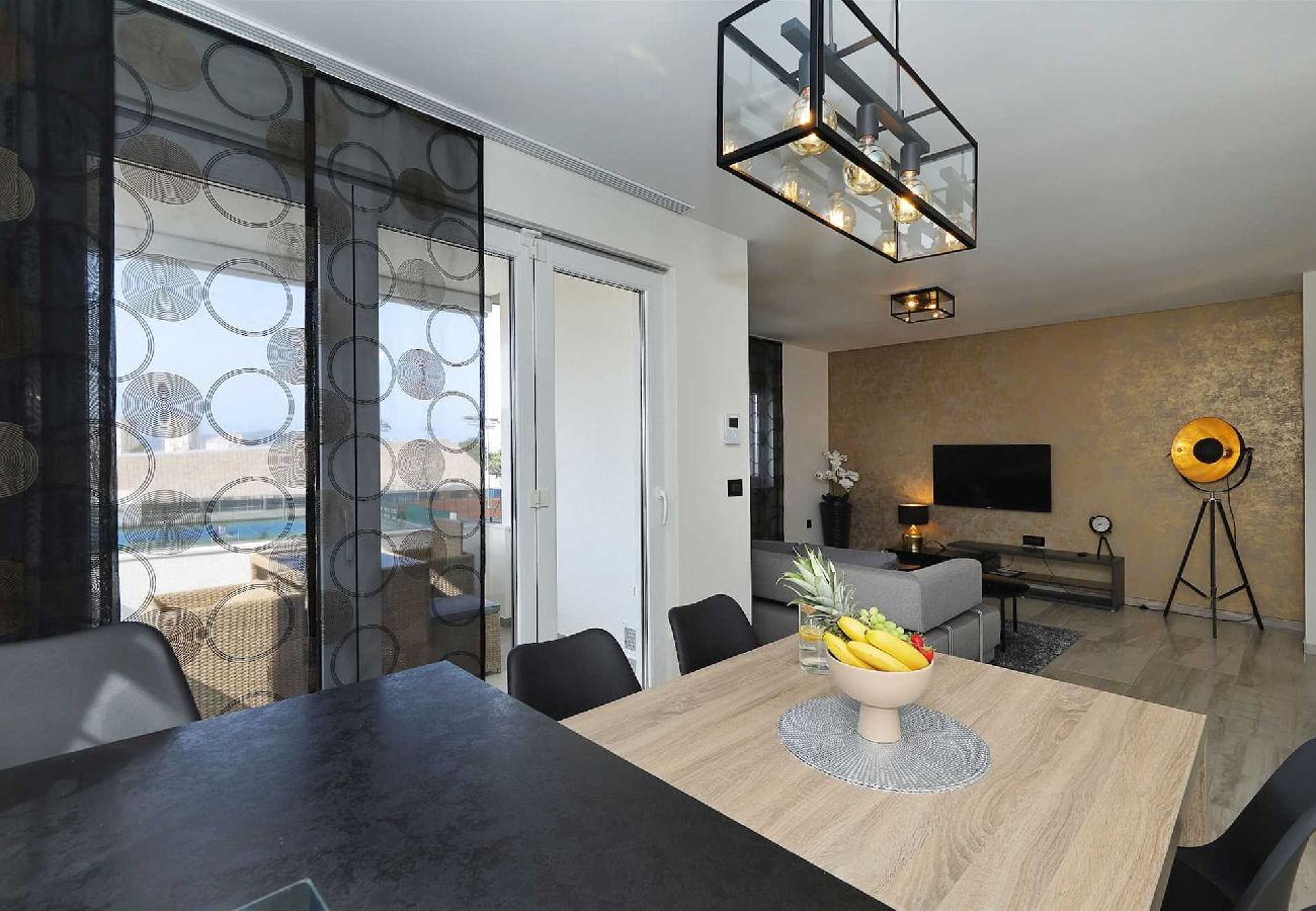 Ferienwohnung in Zadar - Penthouse 6 mit Whirlpool und Meerblick