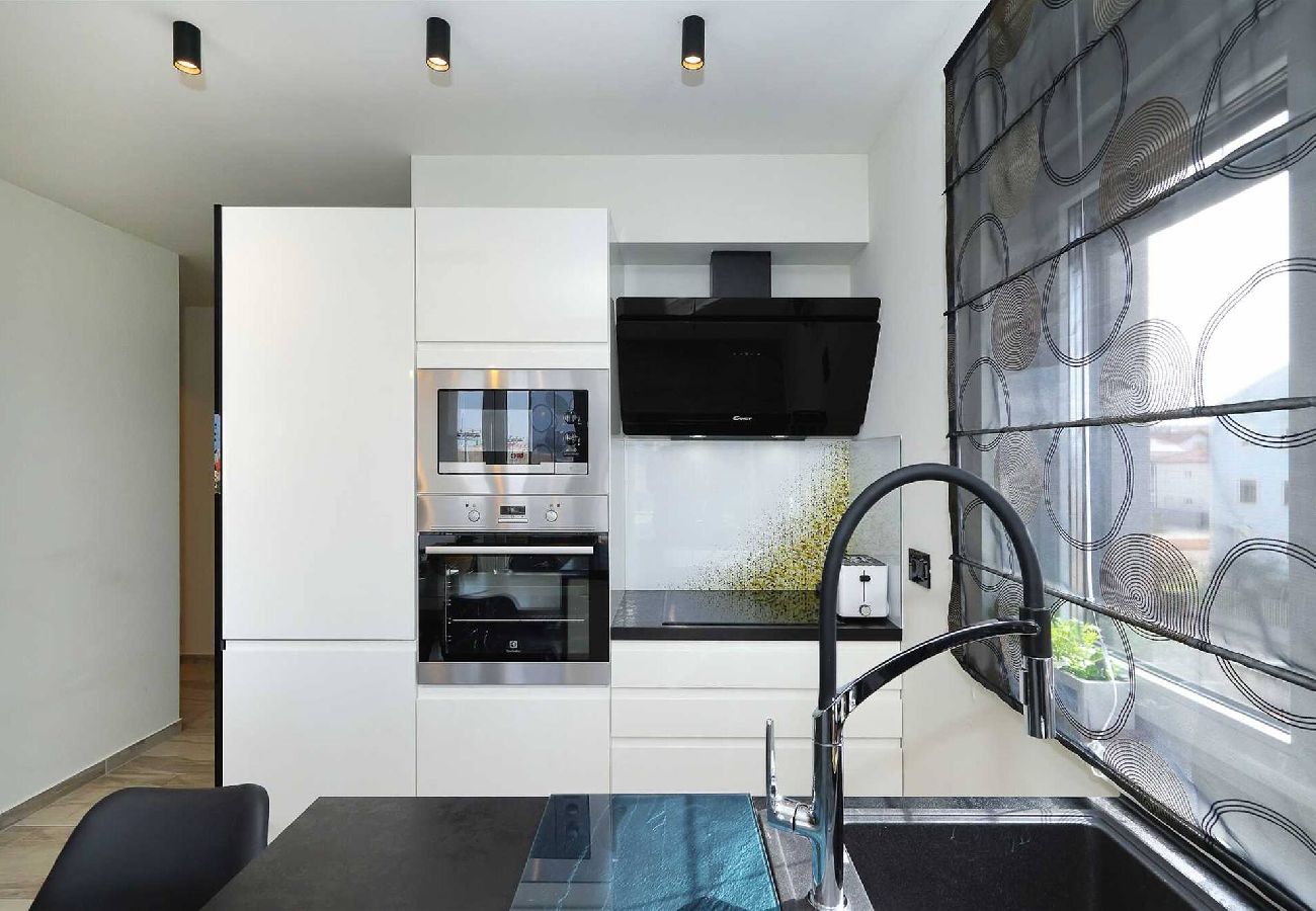 Ferienwohnung in Zadar - Penthouse 6 mit Whirlpool und Meerblick