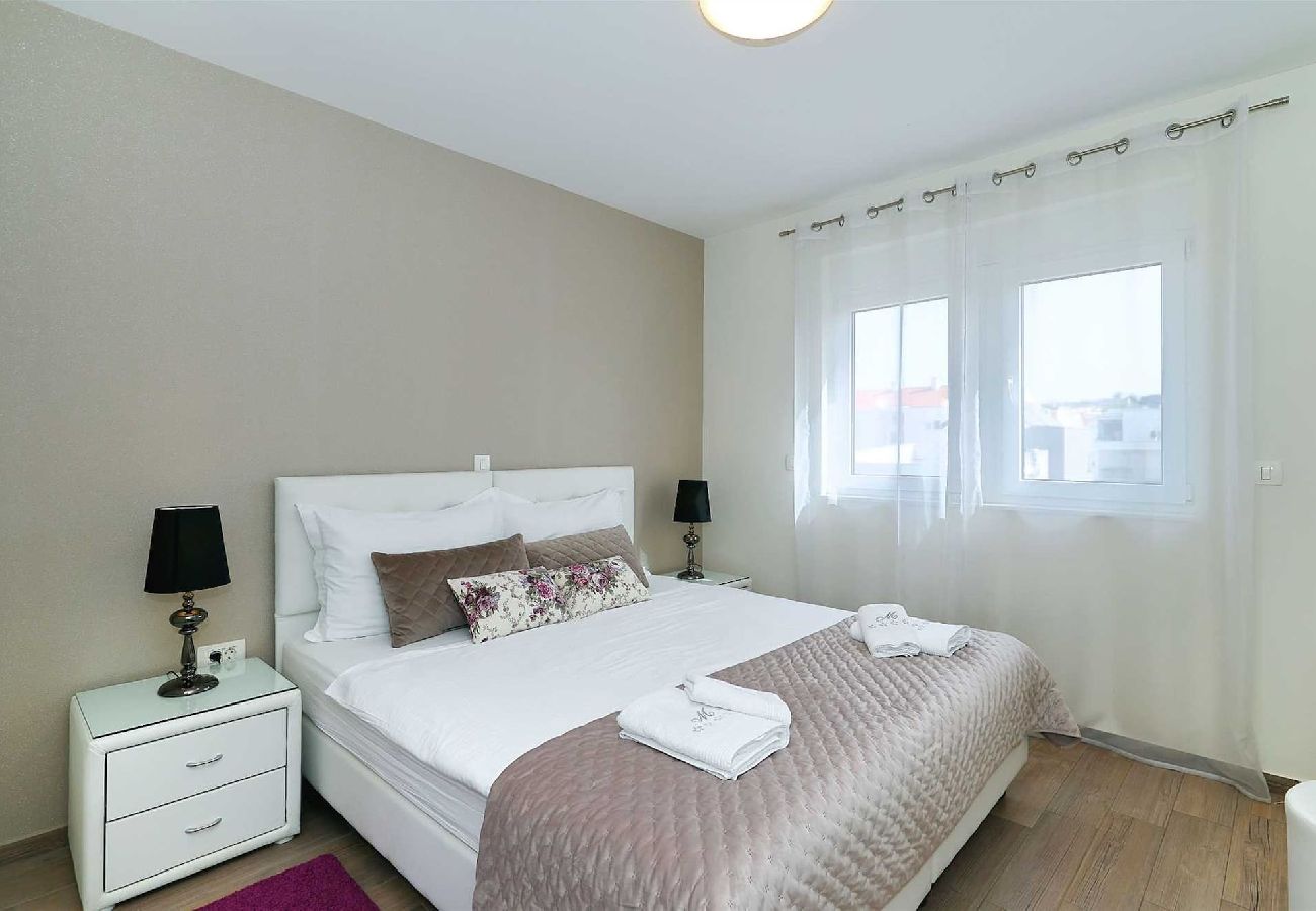 Ferienwohnung in Zadar - Penthouse 6 mit Whirlpool und Meerblick