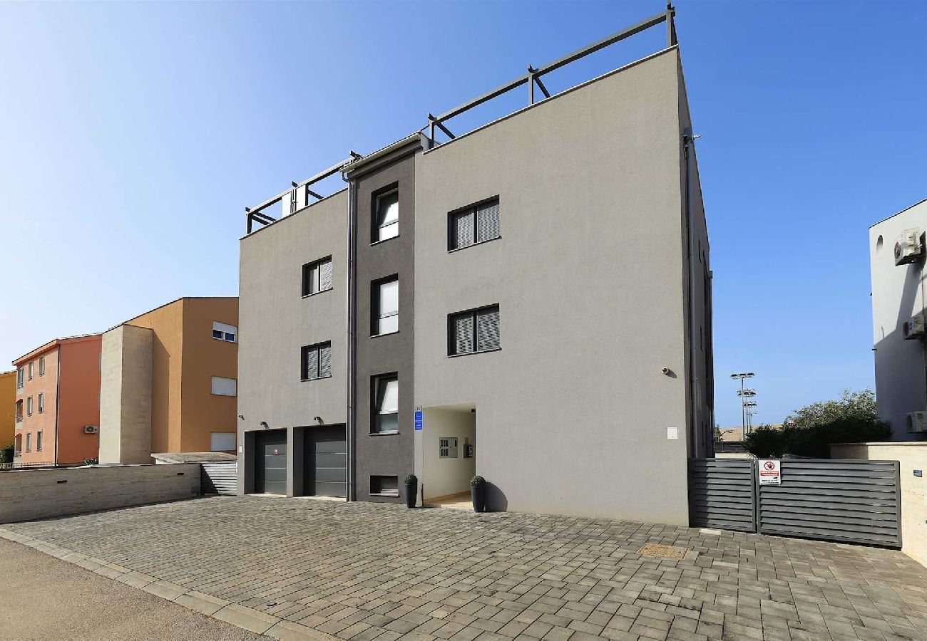 Ferienwohnung in Zadar - Penthouse 6 mit Whirlpool und Meerblick
