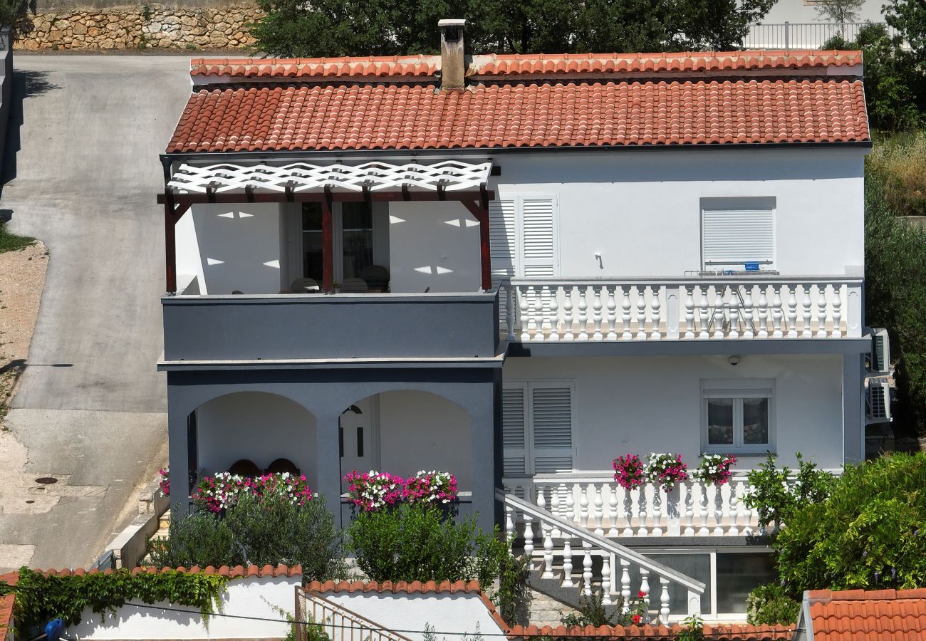 Ferienwohnung in Maslenica - Simaruna, Schöne Ferienwohnung mit Whirlpool,