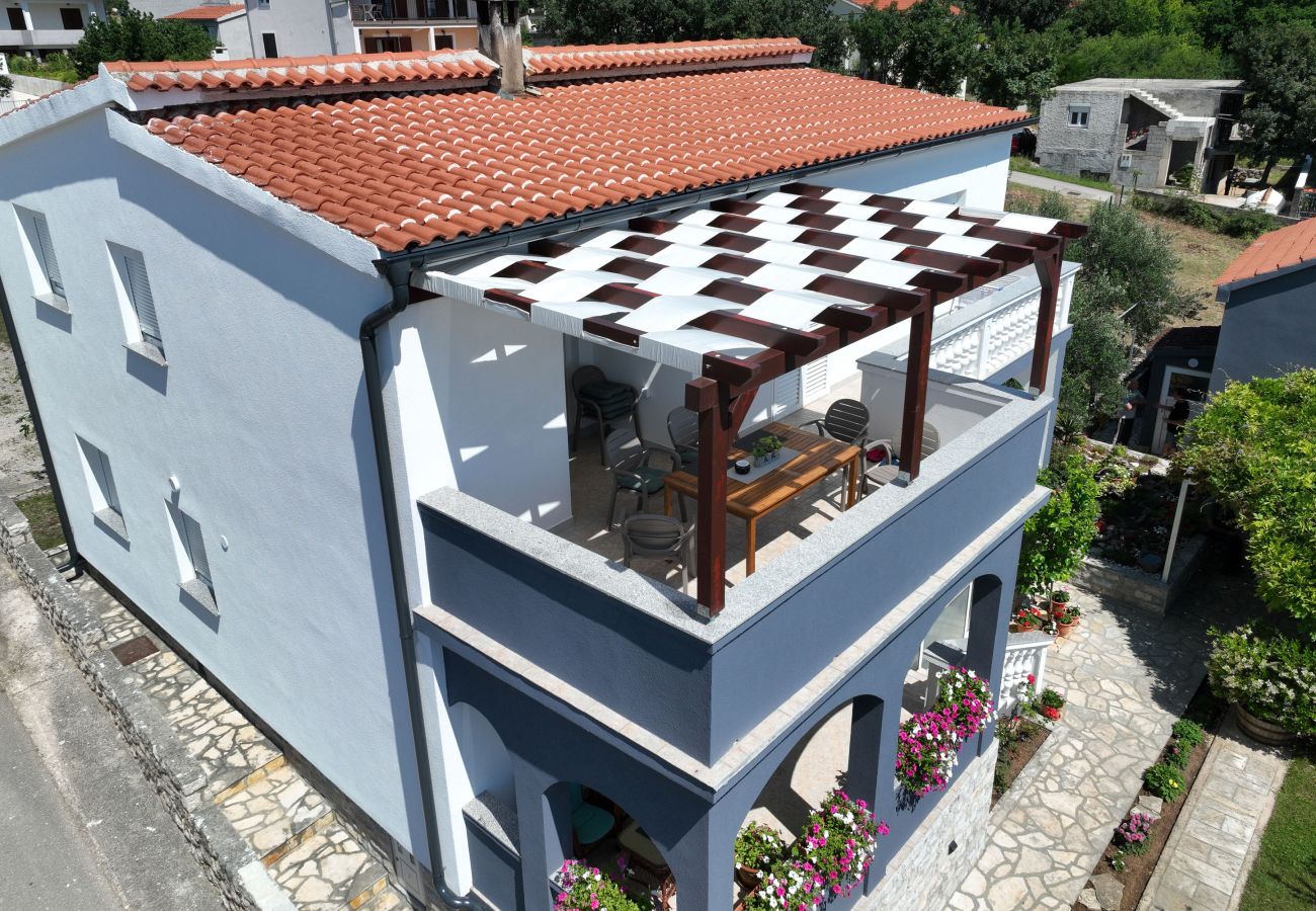 Ferienwohnung in Maslenica - Simaruna, Schöne Ferienwohnung mit Whirlpool,