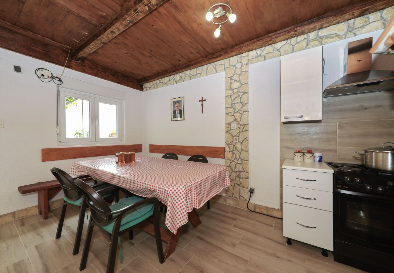 Ferienwohnung in Maslenica - Simaruna, Schöne Ferienwohnung mit Whirlpool,