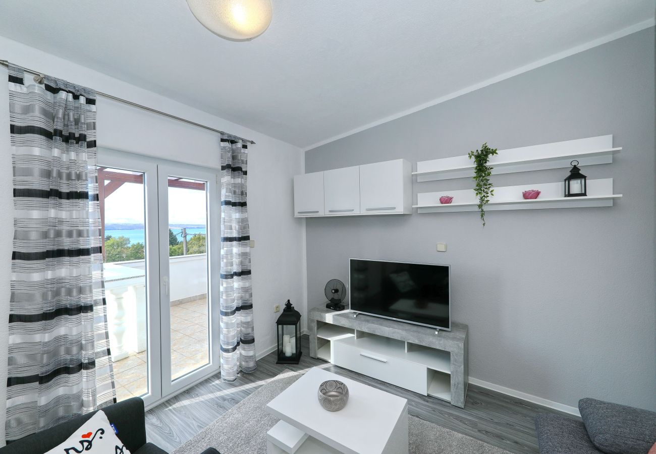 Ferienwohnung in Maslenica - Simaruna, Schöne Ferienwohnung mit Whirlpool,