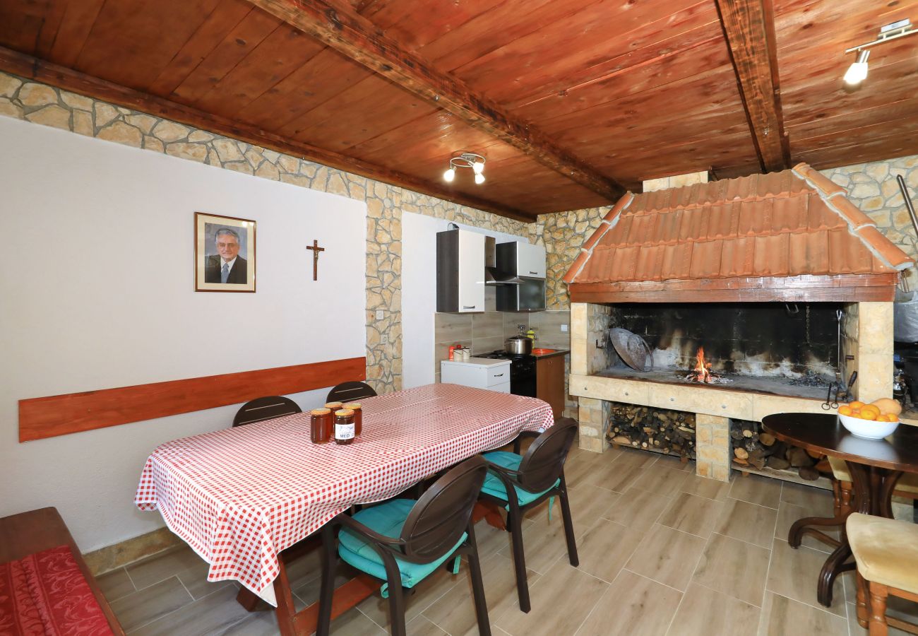 Ferienwohnung in Maslenica - Simaruna, Schöne Ferienwohnung mit Whirlpool,