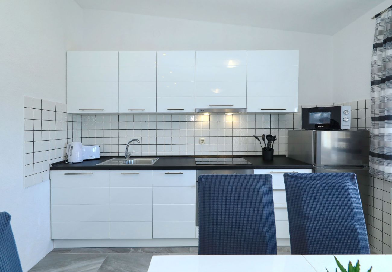 Ferienwohnung in Maslenica - Simaruna, Schöne Ferienwohnung mit Whirlpool,