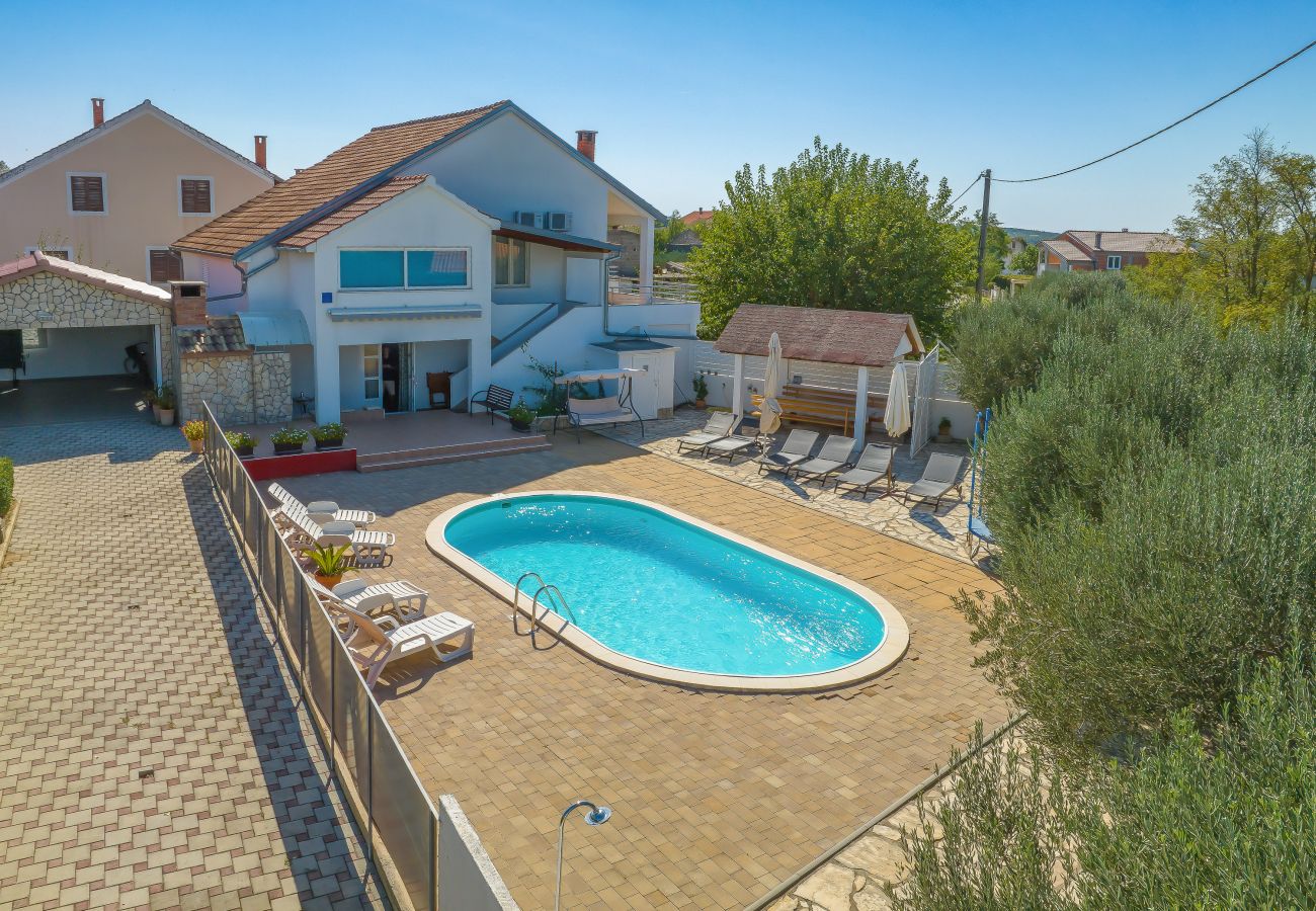 Ferienhaus in Polaca - Polaca, Ferienhaus mit Pool, Grill und