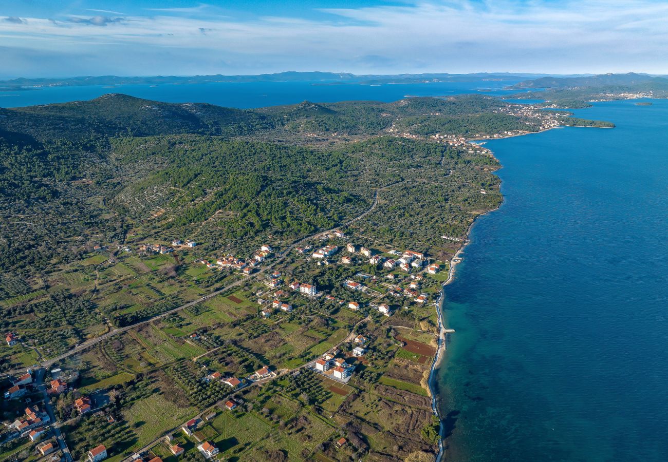 Ferienhaus in Dobropoljana - Orchid stay