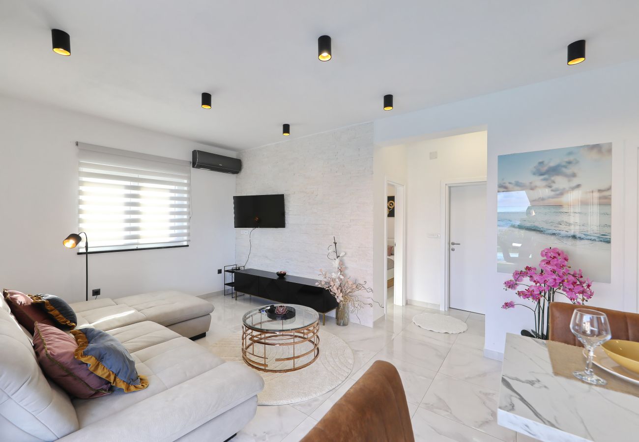 Ferienhaus in Dobropoljana - Orchid stay