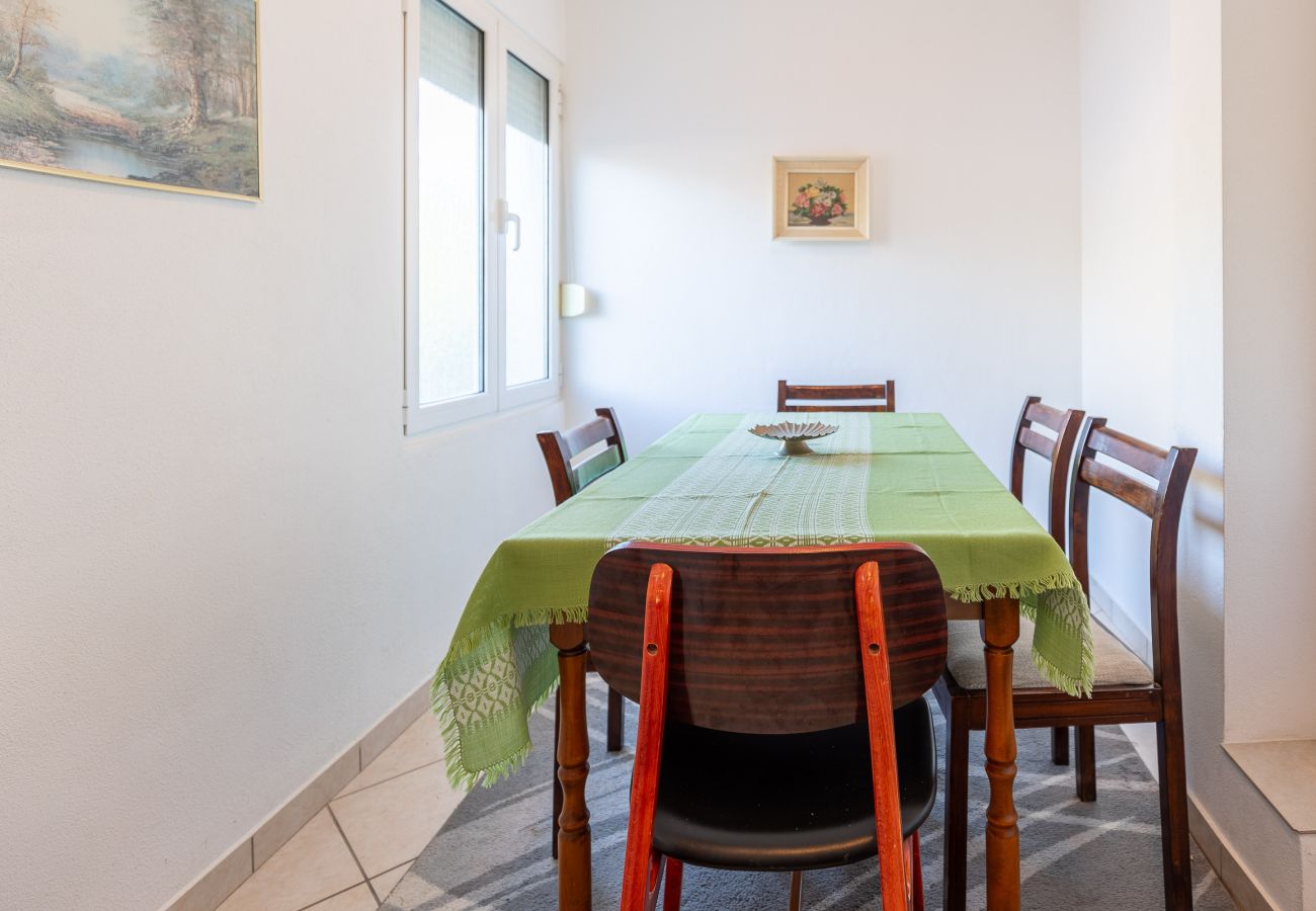 Ferienwohnung in Starigrad - Pansion Tinka Apartment No 7