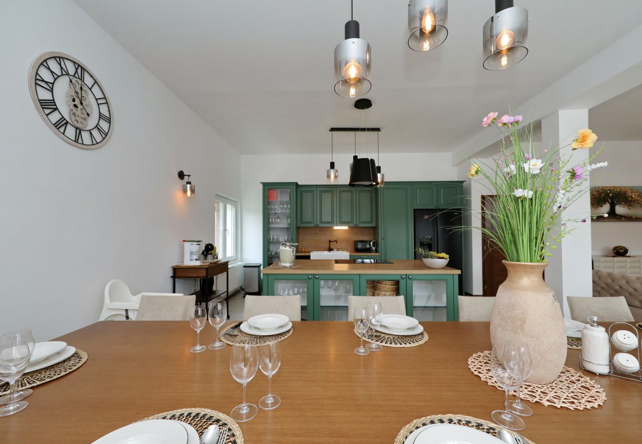 Ferienhaus in Lovinac - Demare, Ferienhaus für Gruppen mit beheizbarem