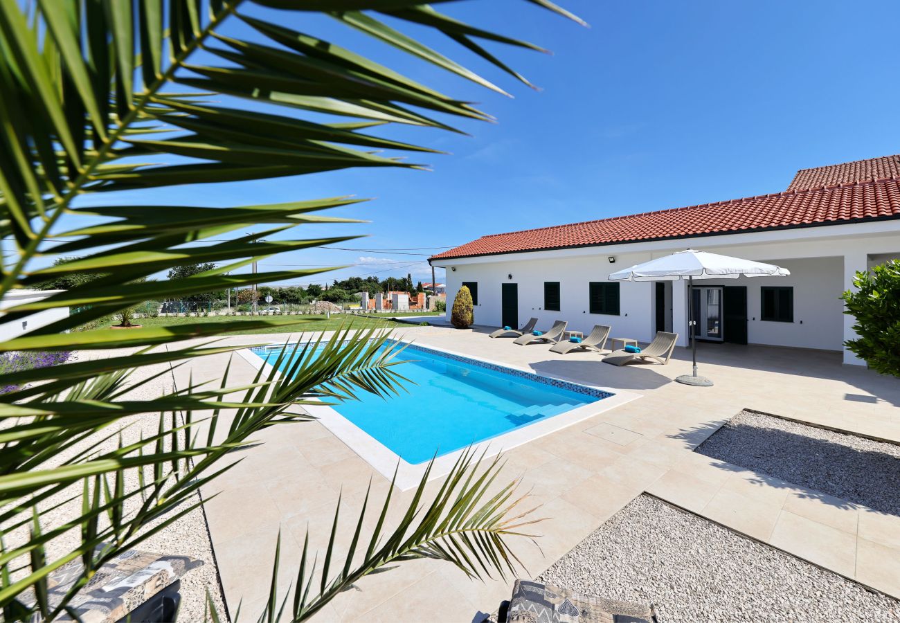 Ferienhaus in Vrsi - Holiday house Luca