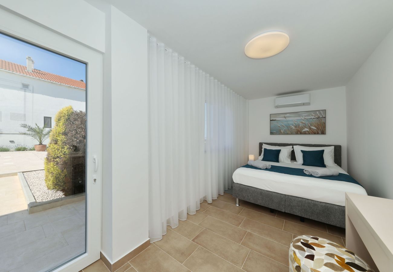 Ferienhaus in Vrsi - Holiday house Luca