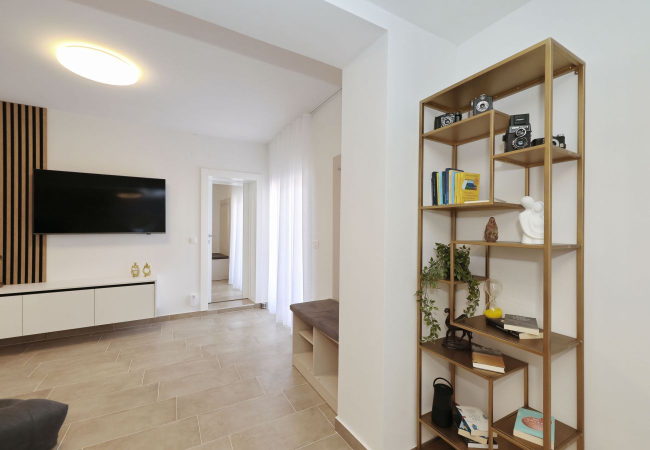 Ferienhaus in Vrsi - Holiday house Luca