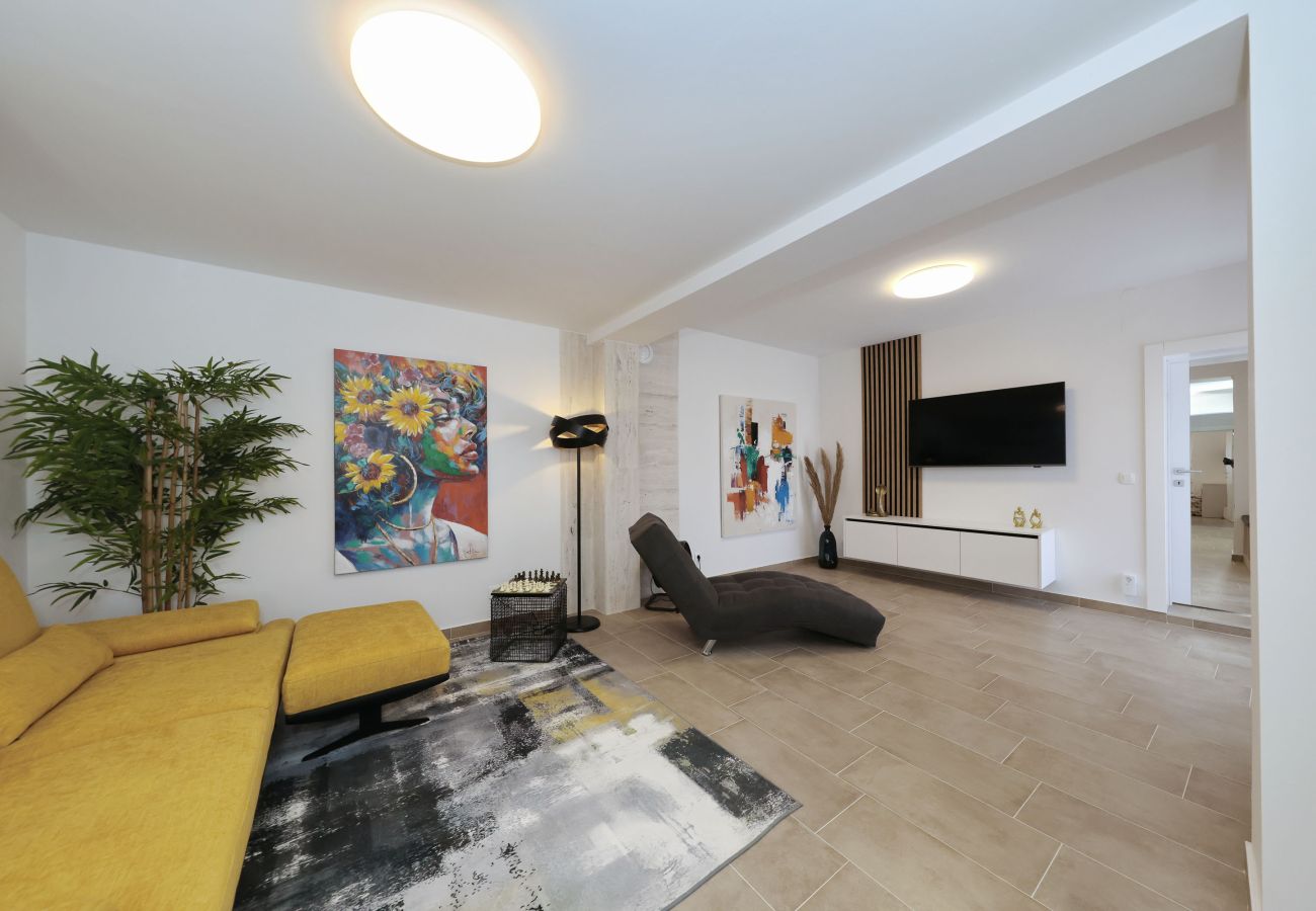 Ferienhaus in Vrsi - Holiday house Luca