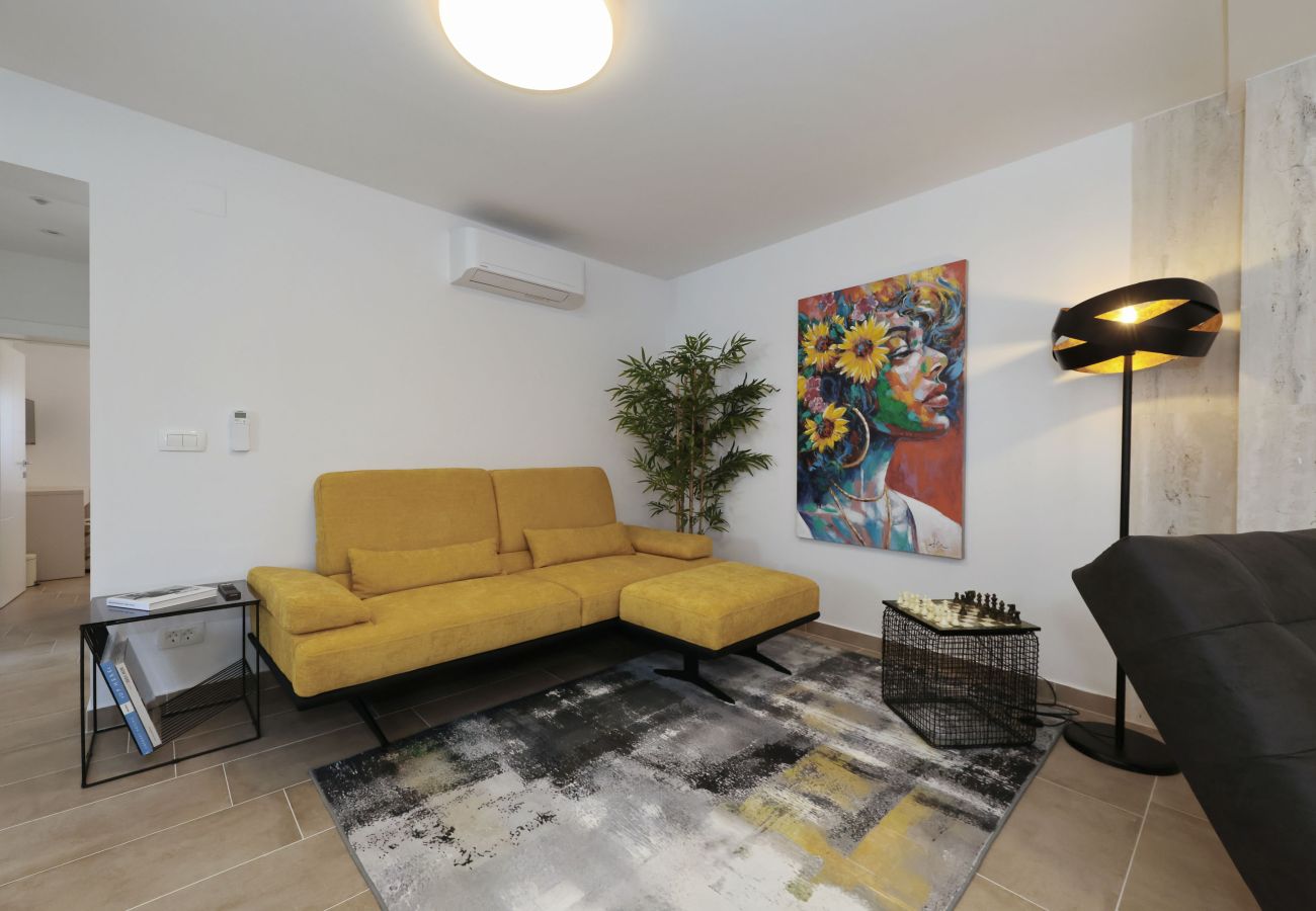 Ferienhaus in Vrsi - Holiday house Luca