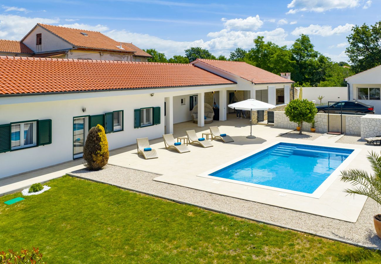 Ferienhaus in Vrsi - Holiday house Luca