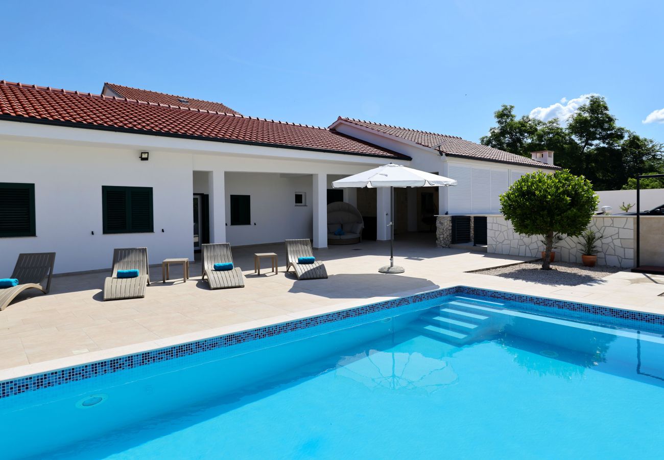 Ferienhaus in Vrsi - Holiday house Luca